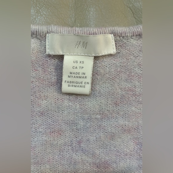 Soft, cream sweater - Picture 3 of 4